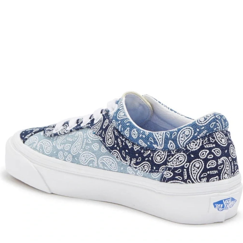 ✨SALE✨ EUC Vans Bandana print sneakers ✨SALE✨ - Picture 2 of 9
